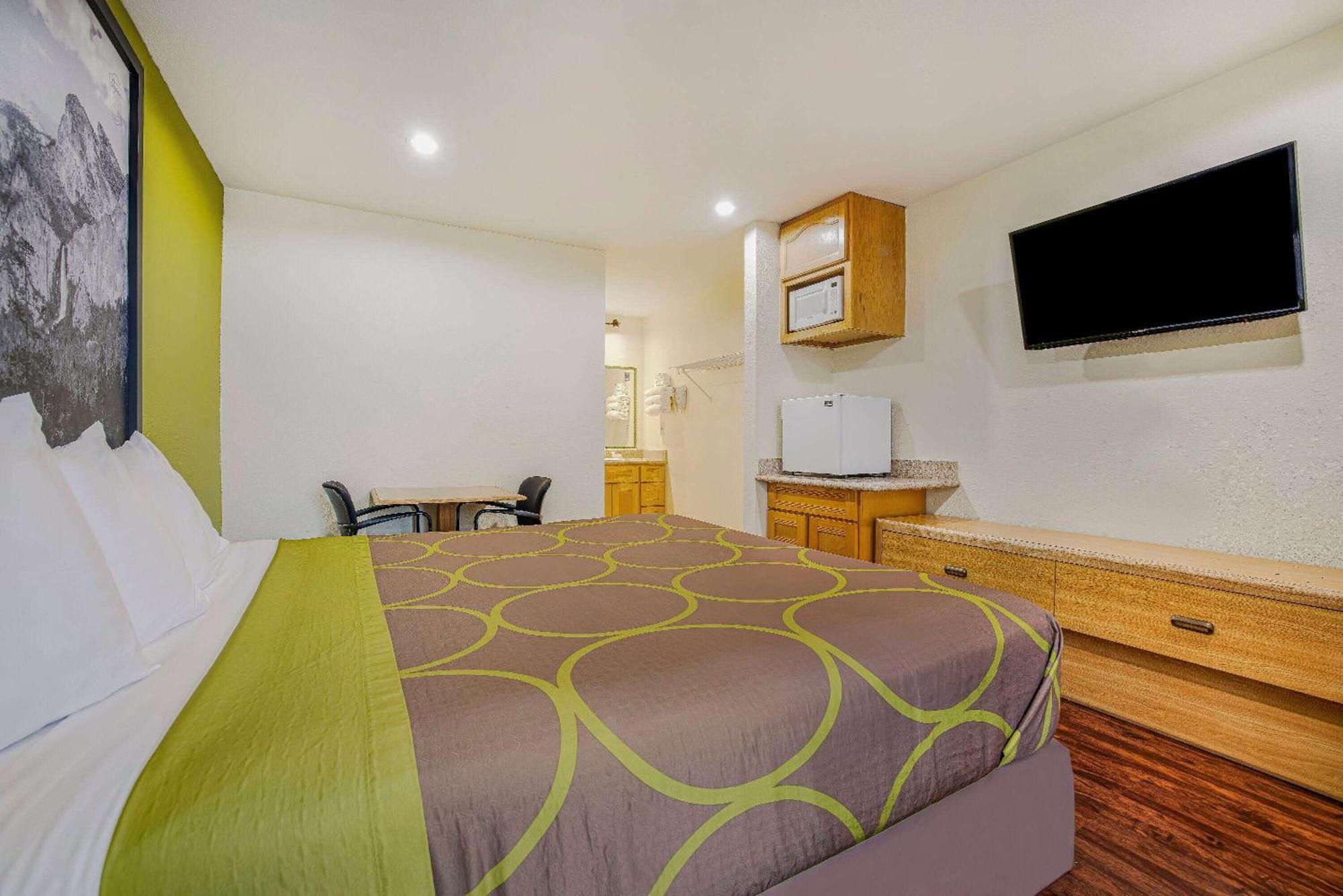 Super 8 By Wyndham Auburn Hotel Luaran gambar